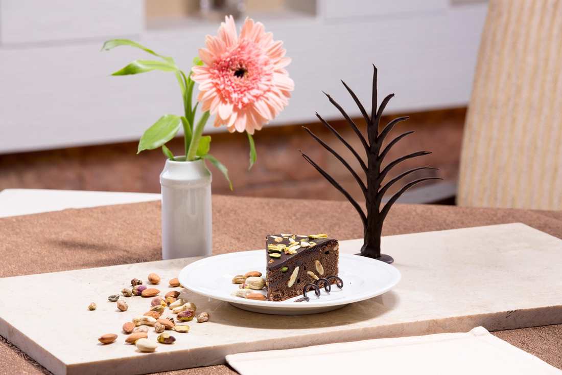 pavê de chocolate com cobertura de chocolate branco
