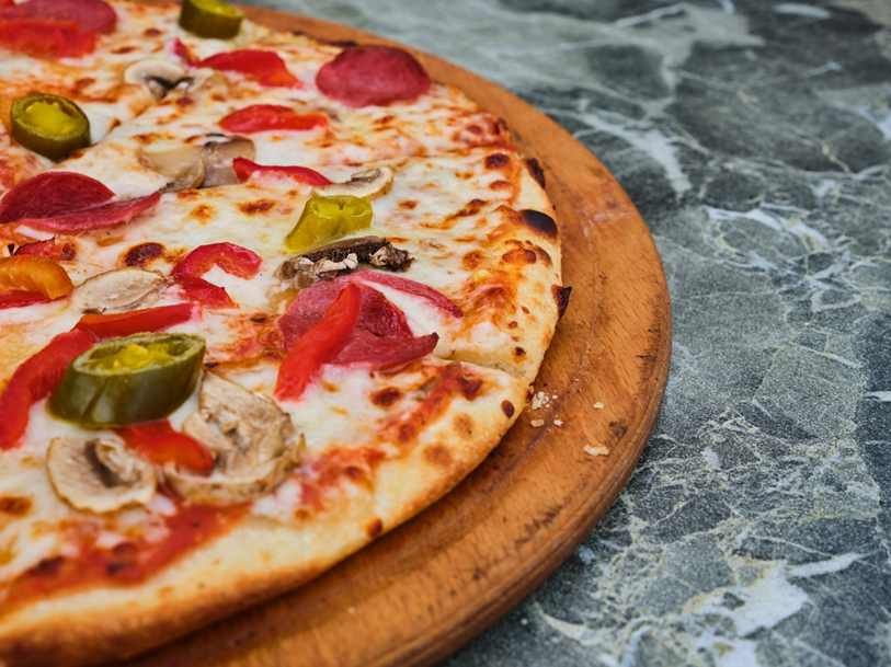 pizza com massa de arroz